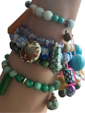 🍒NEW Crystal Healing Handmade "Tis" Bracelet with Vintage Cloisonné Butterfly